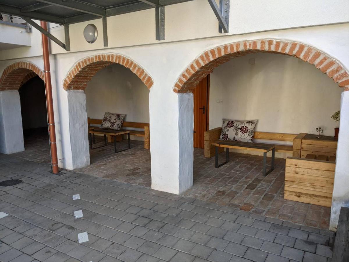 Rv Apartman Мікулов Екстер'єр фото