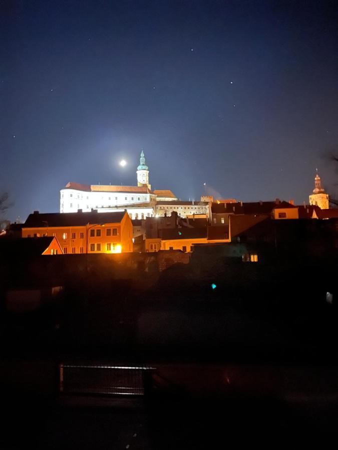 Rv Apartman Мікулов Екстер'єр фото